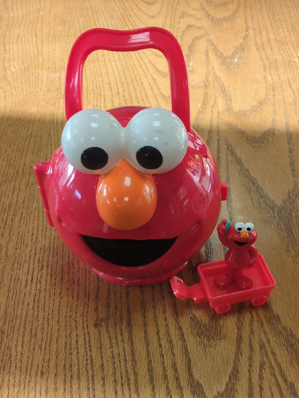 Sesame Street Elmo Red and Orange Carry Case with Mini Elmo Figure